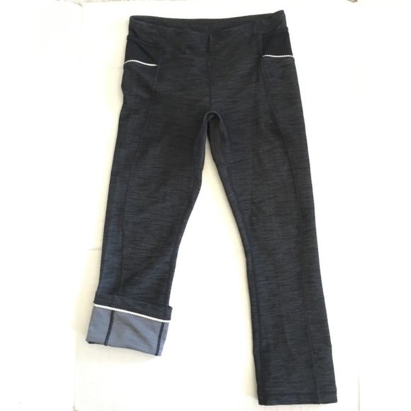 Lululemon denim Ride Button On Crop scalloped hem - Picture 3 of 10